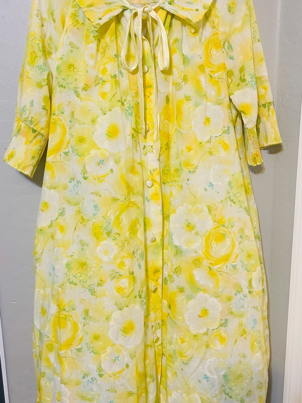 Vintage Loungees Yellow Floral Button-Front night gown size Small
